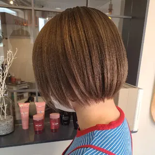 ショート カラー ブリーチカラー🌈 嘉名 真樹のヘアスタイル