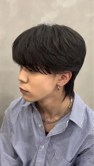 ショート パーマ モナン新宿所属・曲がる縮毛 メンズ 毛流れ 佐々木 優のヘアスタイル