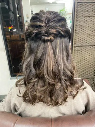ミディアム ヘアアレンジ 沢田 瞳のヘアスタイル