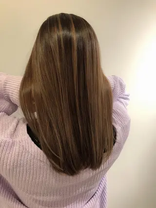 ミディアム to youハイライトのヘアスタイル