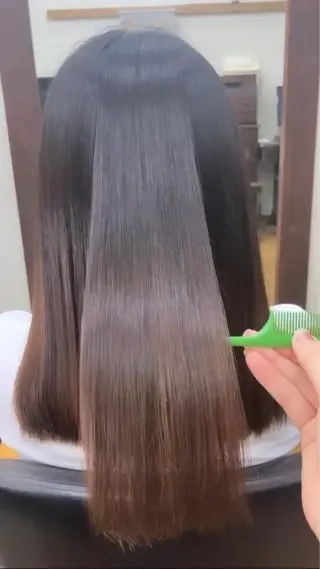 セミロング ヘアー・クロマチックノート所属・杣澤 詩乃のヘアスタイル