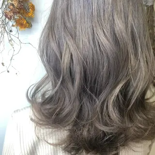ミディアム 松佐 ゆかりのヘアスタイル
