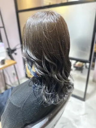 カラー 西原 愛紗のヘアスタイル