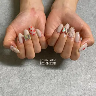 ネイル BONHEUR Annaのネイルデザイン