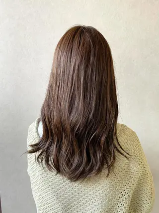 ミディアム 小口 晃のヘアスタイル