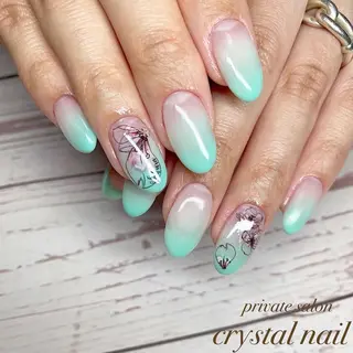 ネイル Crystal Nailのネイルデザイン