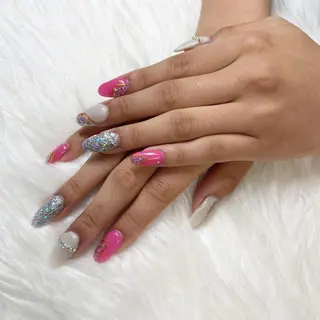 ロング see love gritterのネイルデザイン