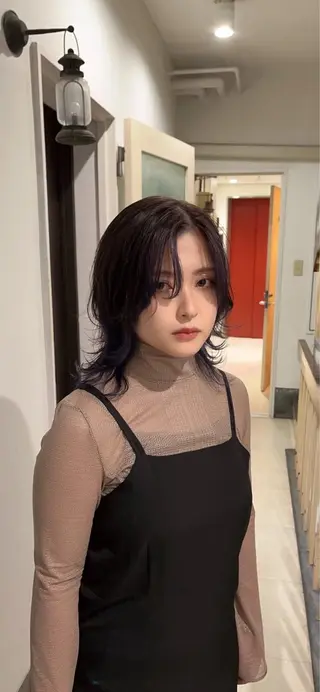 セミロング ウルフ/レイヤー /パーマ/島田陽稀のヘアスタイル