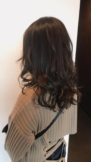 セミロング カラー 浅岡 のどかのヘアスタイル