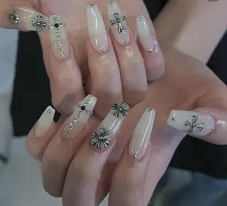 ネイル ネイリスト ハンのネイルデザイン