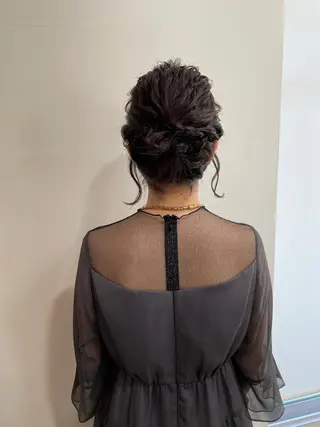 ショート ヘアアレンジ MIOベージュカラー 柔らかいカラーのヘアスタイル