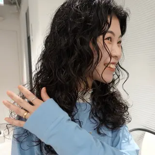 セミロング パーマ ヘアアレンジ 🌐サトウ リョウ🌐のヘアスタイル