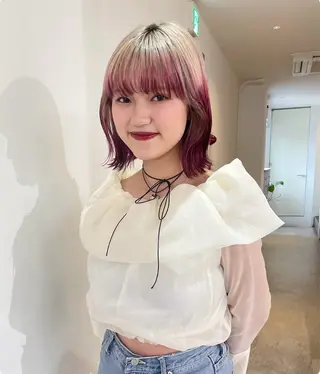 ショート カラー MIU/ルーツカラー 顔まわりレイヤーのヘアスタイル