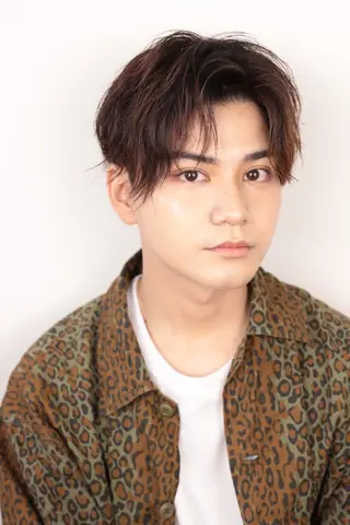 メンズ カラー メンズ ヘアメイク  ハイトーン キャロのヘアスタイル