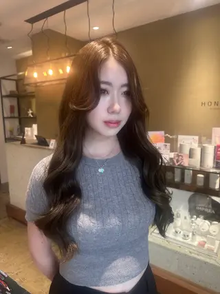 ロング カラー YUI/レイヤー/ ハッシュカットのヘアスタイル