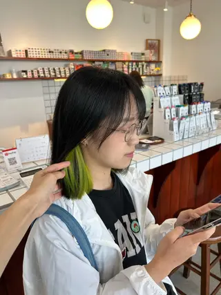 カラー 松尾幸栄 PLEASUREのヘアスタイル