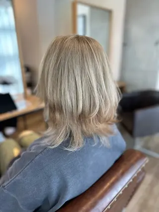 ミディアム Liere ISHIZUのヘアスタイル