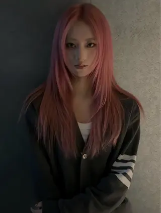 ロング カラー デザインカラー⭐︎★ 🐆hyo🐆のヘアスタイル