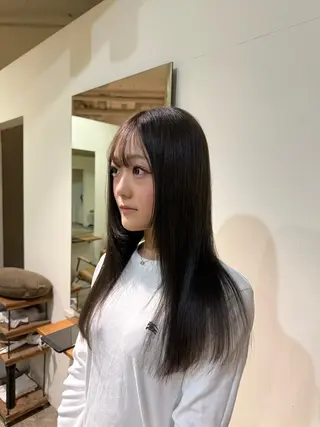 ロング カラー 西脇 琉香のヘアスタイル