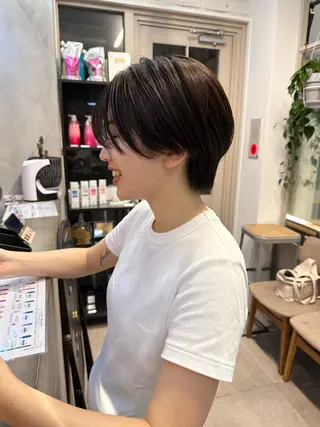 ショート REINA☁️透明感 カラー/ぷつっと♡のヘアスタイル