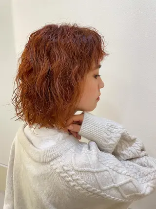 カラー 内田温子大人女性 ハイライト、ボブのヘアスタイル