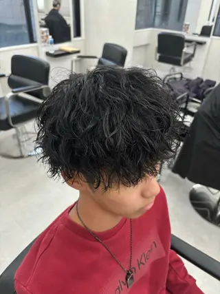ショート パーマ メンズ 岩井 虎大郎のヘアスタイル