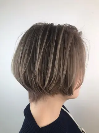 カラー 濱川 佳奈のヘアスタイル