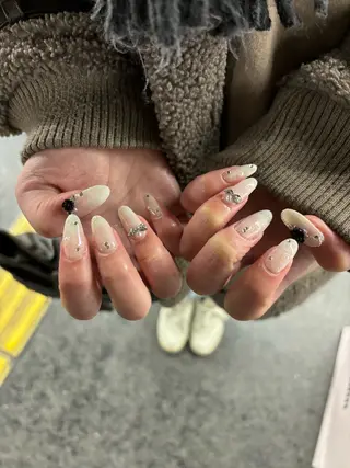 Lind 天王寺 ゆち🎀のネイルデザイン