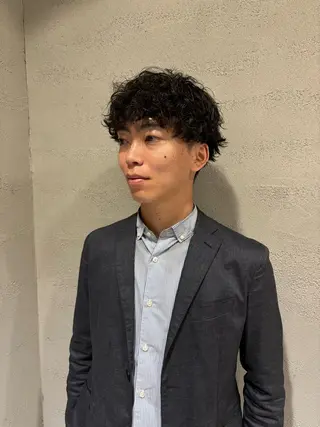 ミディアム パーマ メンズ SALOWIN 神宮前５丁目店所属・メンズ/特殊ヘア パーマ🕷️小夏貴也のヘアスタイル