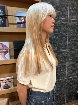 ロング カラー 角田 桃香のヘアスタイル