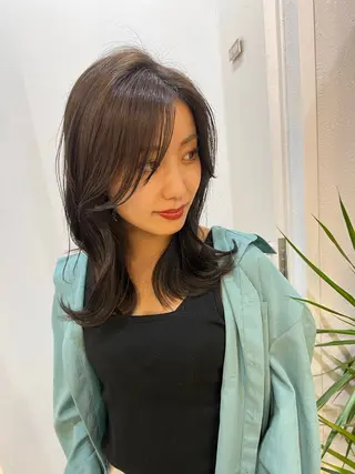 セミロング 岡本雅也 ショートボブレイヤーのヘアスタイル