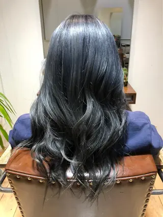 ロング カラー n/m by JILBLAN所属・n/m by JIL BLAN KAIのヘアスタイル