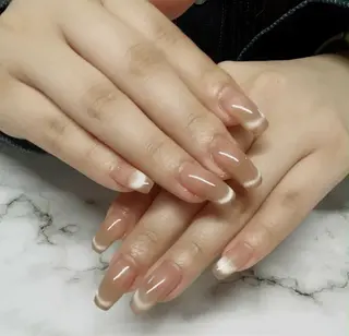 ネイル ダンビーニャム サロールのネイルデザイン