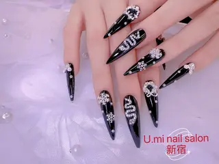 ネイル UMI ネイルサロン新宿🎀のネイルデザイン