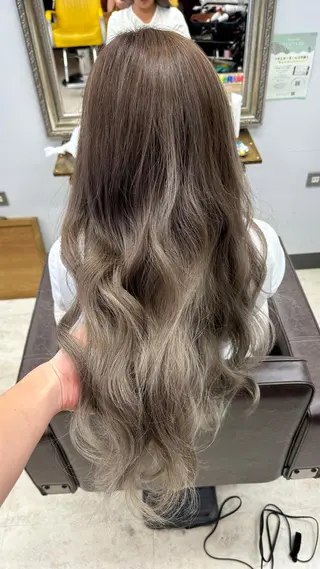 ロング カラー Crescere所属・小島 凜のヘアスタイル