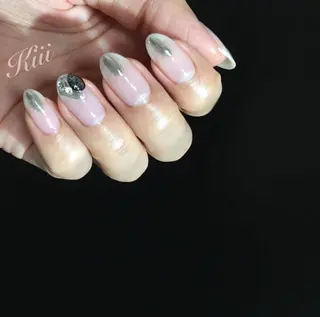 ネイル kiii.__ ✴︎*のネイルデザイン