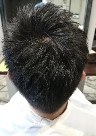 ショート CALTY JAPAN所属・安藤 博昭のヘアスタイル