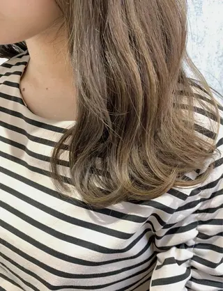 ミディアム カラー Zina福岡天神🪞 髪質改善🪞レイヤーのヘアスタイル