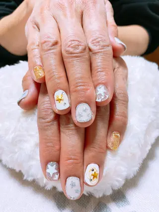 ネイル The Best Beauty受付担当のヘアスタイル