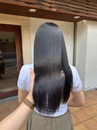 ロング カラー putri 川邉 優花のヘアスタイル