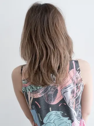 セミロング 当日予約可能 南口徒歩５分のヘアスタイル