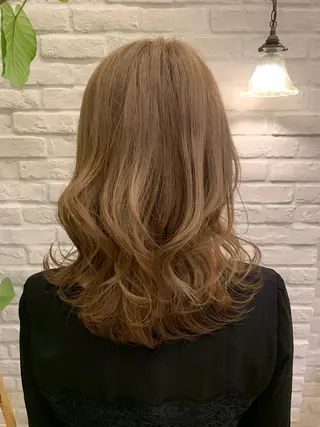 セミロング カラー ヘアアレンジ SHANTi 飯塚 ヘアセット/髪質改善のヘアスタイル