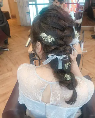 セミロング ヘアアレンジ 韓国ヘア顔周りカット 艶髪ベージュtamaのヘアスタイル