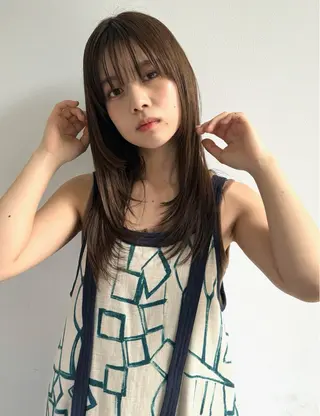 ロング かのうひなこ🌻 レイヤーカットのヘアスタイル