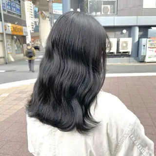 ミディアム カラー 色白に見える暗髪 梅田・増田のヘアスタイル