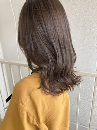 ミディアム roka ノゾミのヘアスタイル