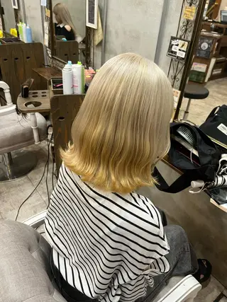 ミディアム カラー 艶髪/ハイトーン/ ヘアセット/モエノのヘアスタイル