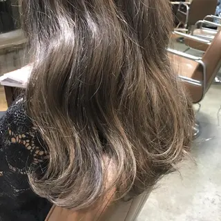 セミロング カラー パーマ ヘアアレンジ メンズ キッズ ネイル マツエク・マツパ サロンドミルク 原宿のヘアスタイル