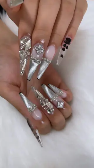 ネイル 岩﨑 美沙のネイルデザイン