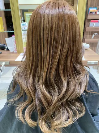 カラー 田村 共時のヘアスタイル